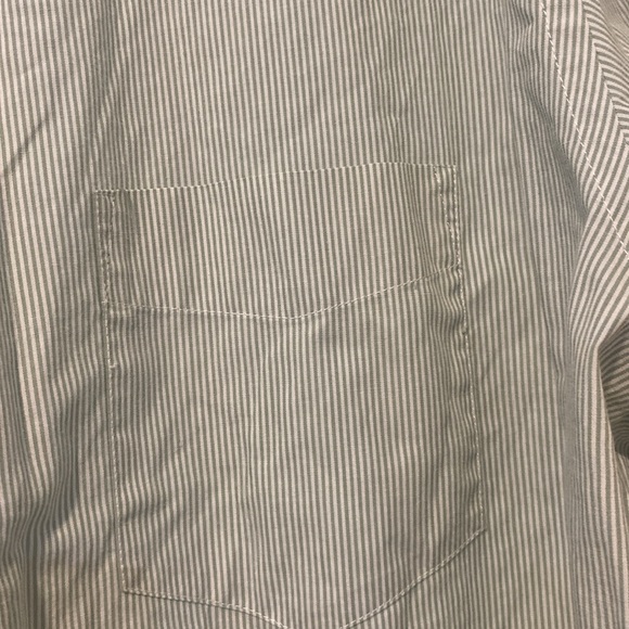 Dockers size XL)17/17.5) shirt good condition - Picture 2 of 4